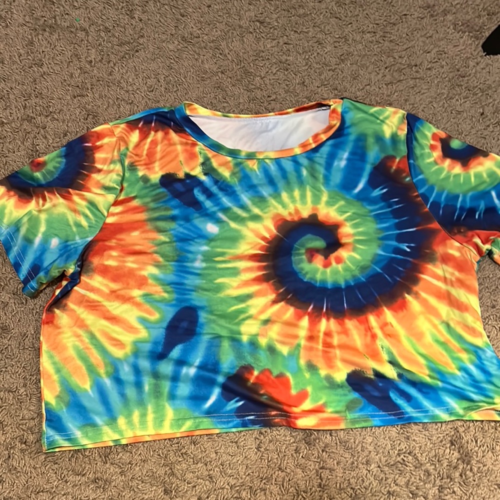 Cropped tye die shirt